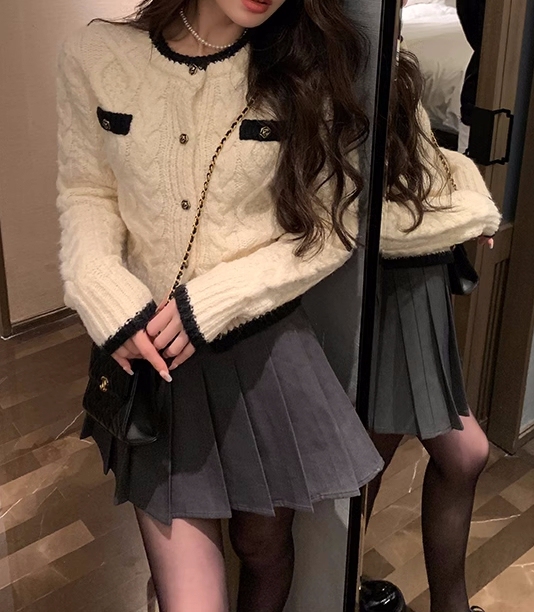 邱肉瑤 秋季新款百搭短款修身顯瘦慵懶針織開衫毛衣設計感小眾女