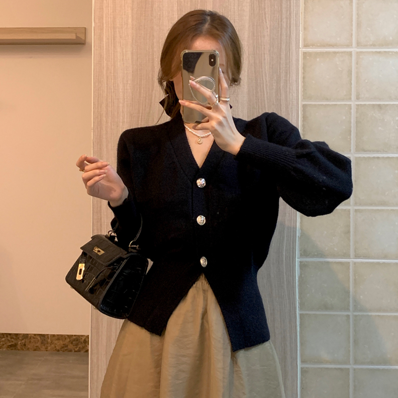 2023秋冬新款小香風黑色毛衣外套女V領收腰小個子針織開衫上衣潮