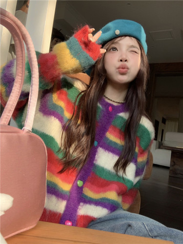 Real shot of rainbow striped ins dopamine outfit girl thickened sweater