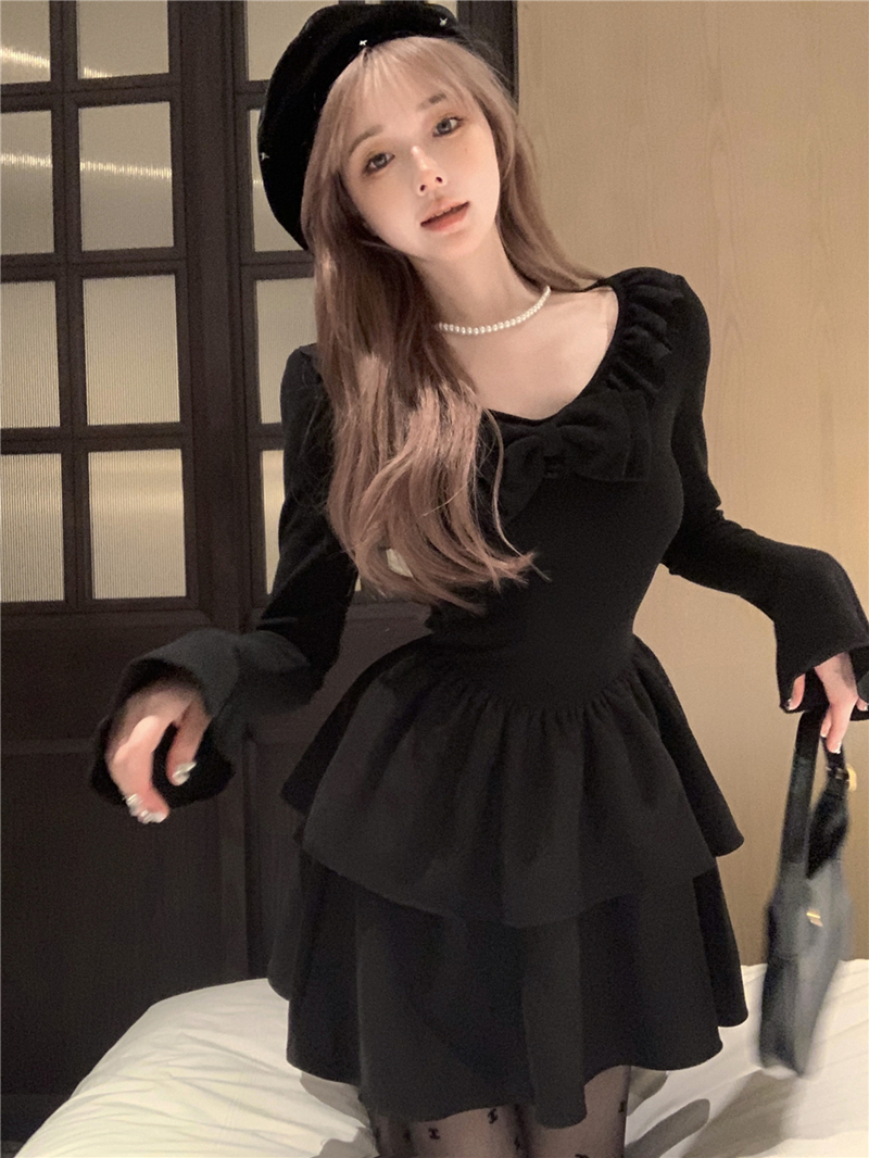 實拍秋冬復古性感V領法式少女蝴蝶結收腰蓬蓬小黑裙連衣裙女