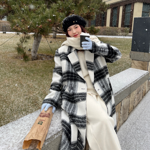 Spring and autumn black and white filter plaid woolen coat winter new high-end mid-length coat for women retro slimming