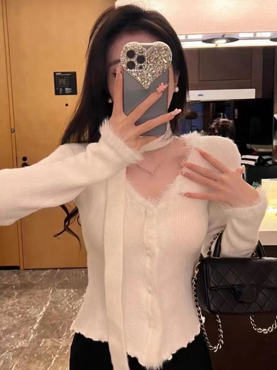 秋冬新款女裝掛脖紅色毛衣女冬法式高級感收腰掐腰獨特上衣超好看
