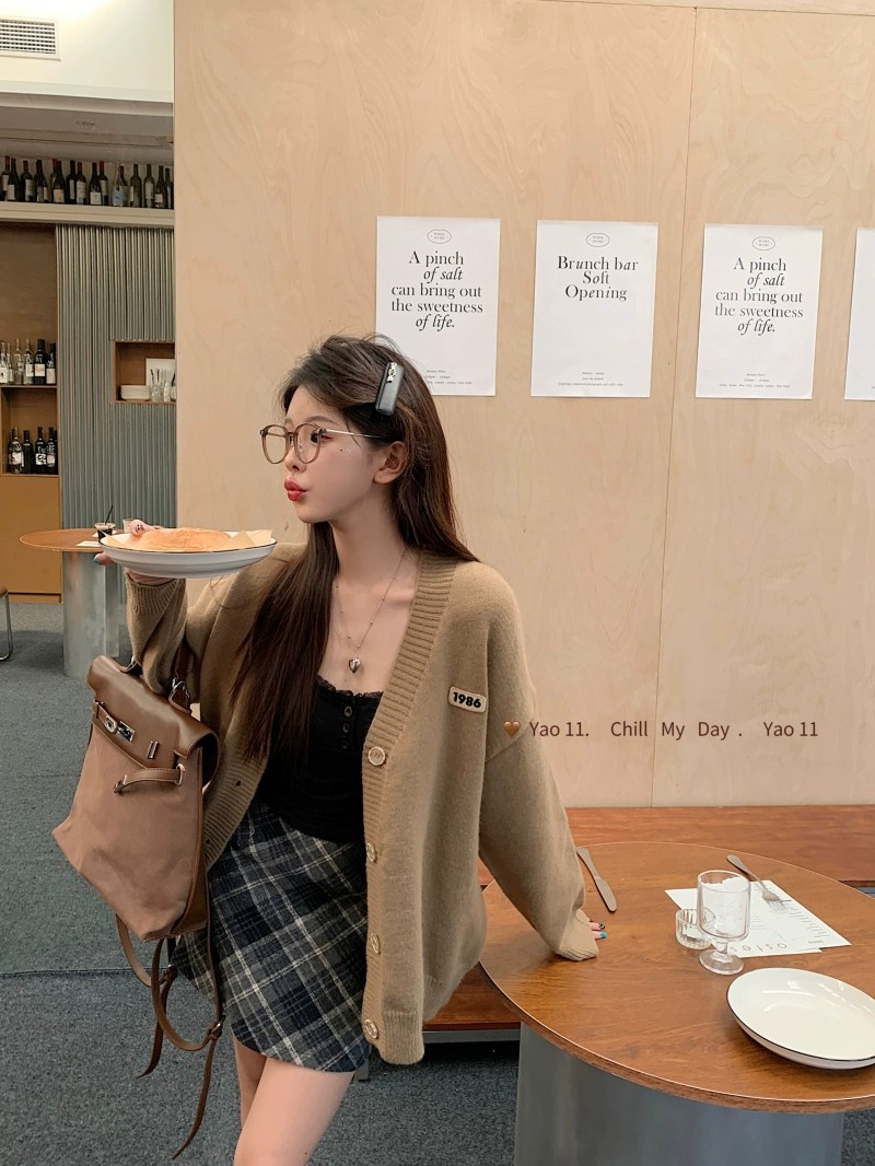 韓系穿搭v領刺繡毛衣開衫女秋季寬鬆氣質針織外套慵懶風上衣外搭