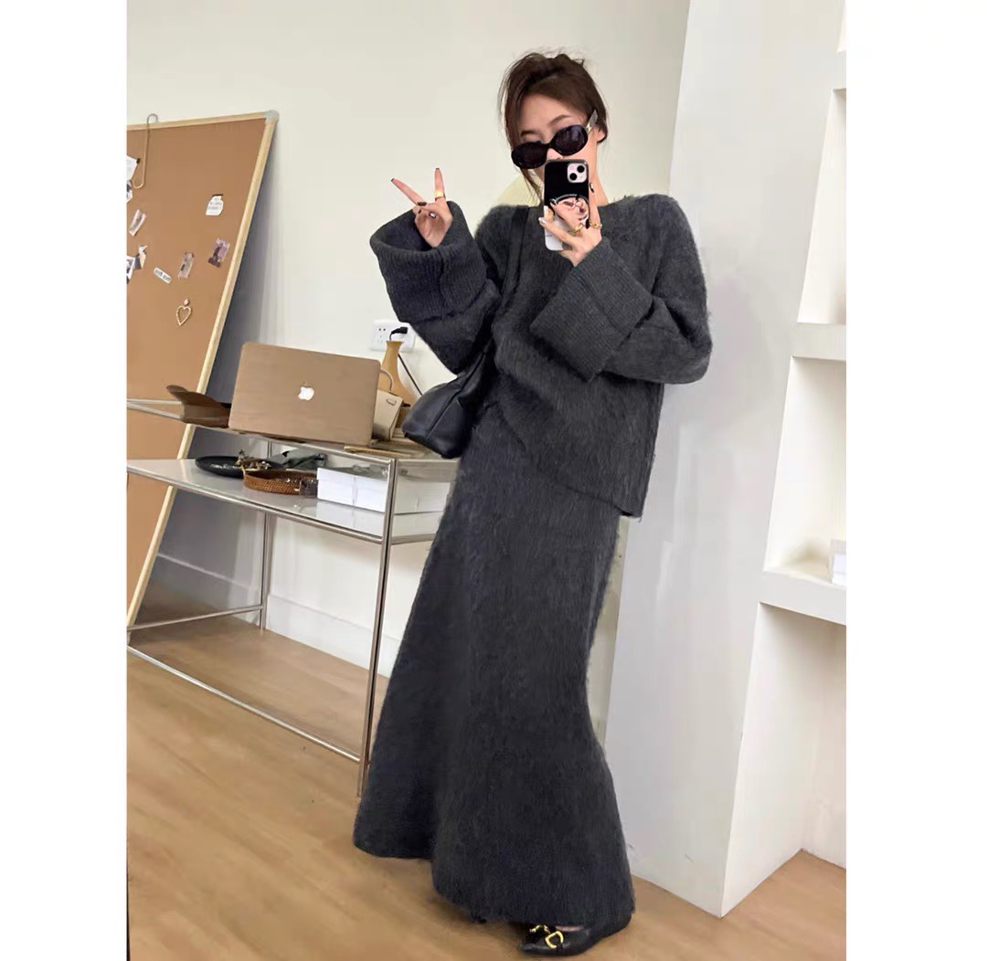 韓版氣質復古刷毛喇叭袖厚實毛衣女秋冬高腰中長款包臀裙子兩件套
