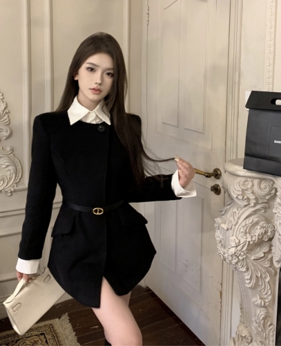 Actual shot of thickened black fake two-piece woolen lapel coat for women winter new style waist coat