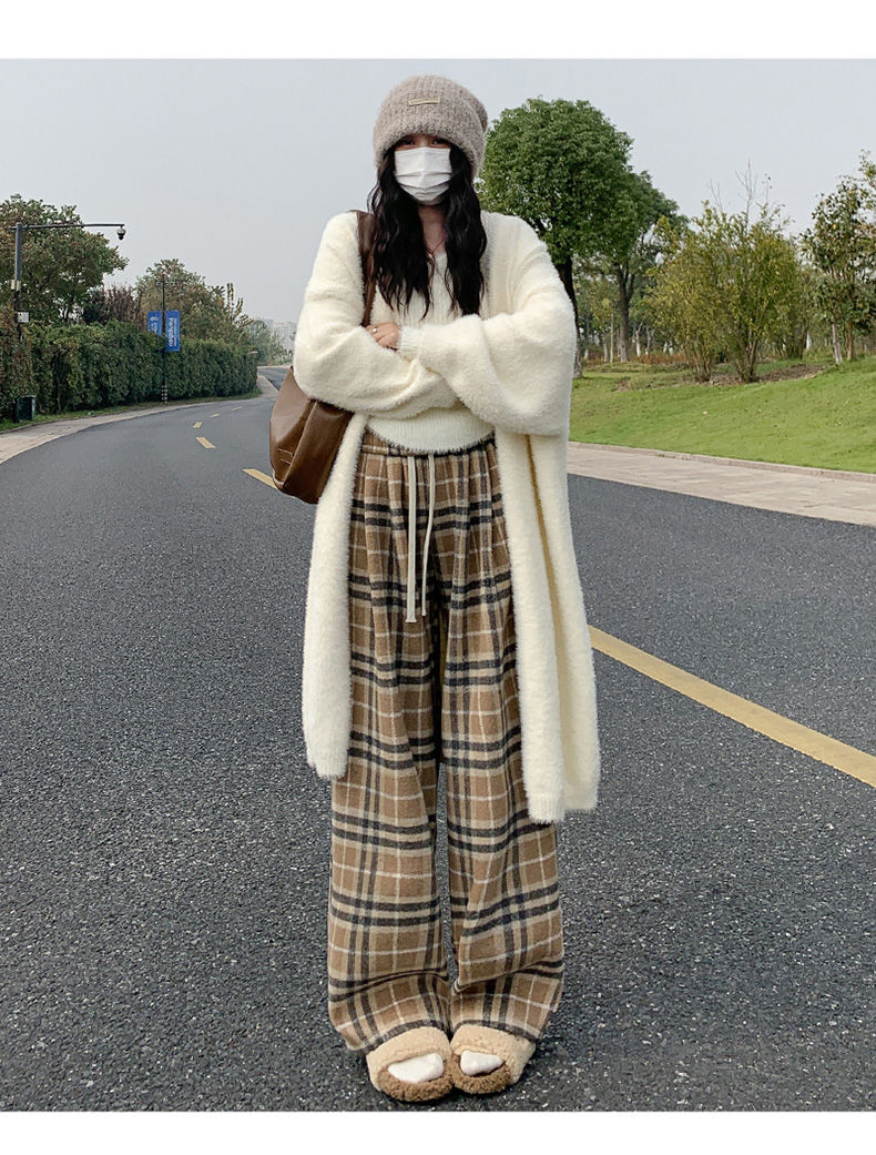 Woolen plaid pants for women in autumn and winter 2023 new style high-waisted slimming drape plus velvet wide-leg pants loose straight leg mopping the floor