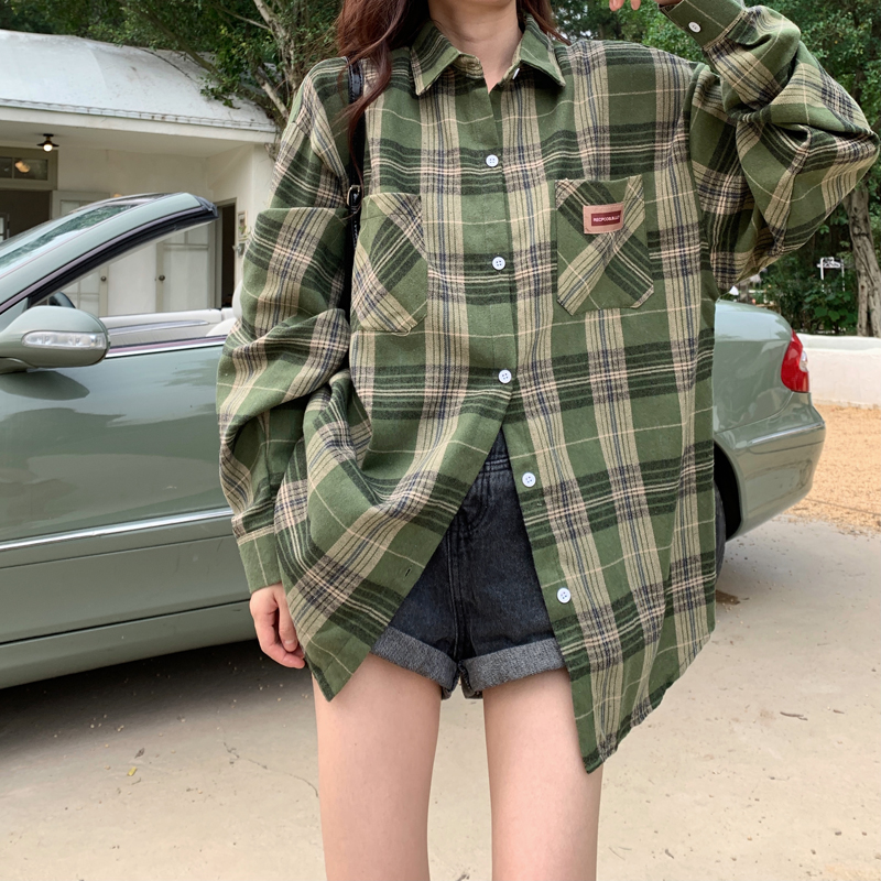 韓系慵懶復古學院風墨綠色磨毛貼標格子襯衫春夏百搭寬鬆長袖上衣