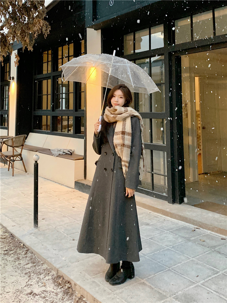 Actual shot ~ Hepburn style woolen coat for women, high-end waist-slimming, slimming and long temperament woolen coat