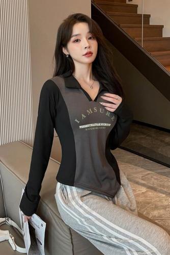 Actual shot ~ Autumn and winter new Korean style American print slimming slimming belly-covering irregular contrasting color polo collar top for women