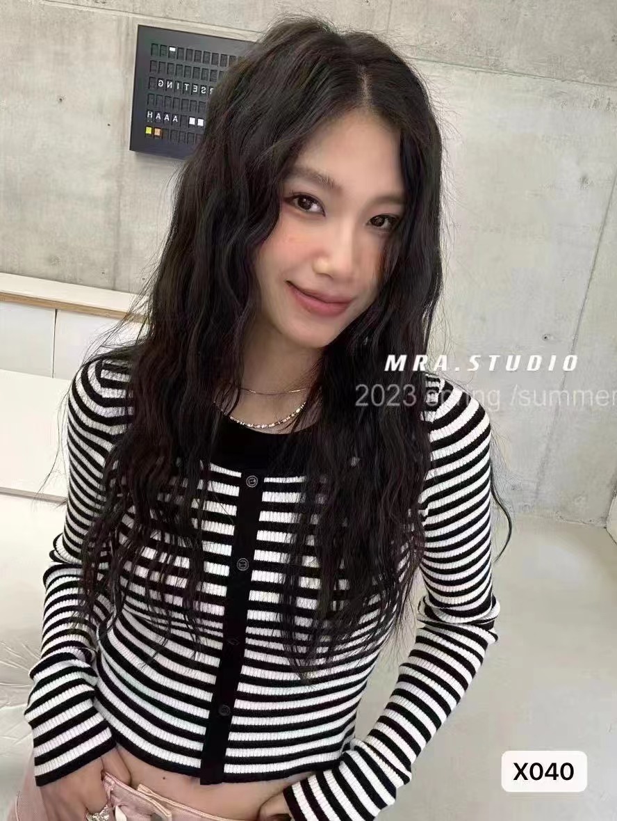 MRA Korean version fake two-piece contrasting striped sweater for women 2023 early spring new small taller and slimmer top