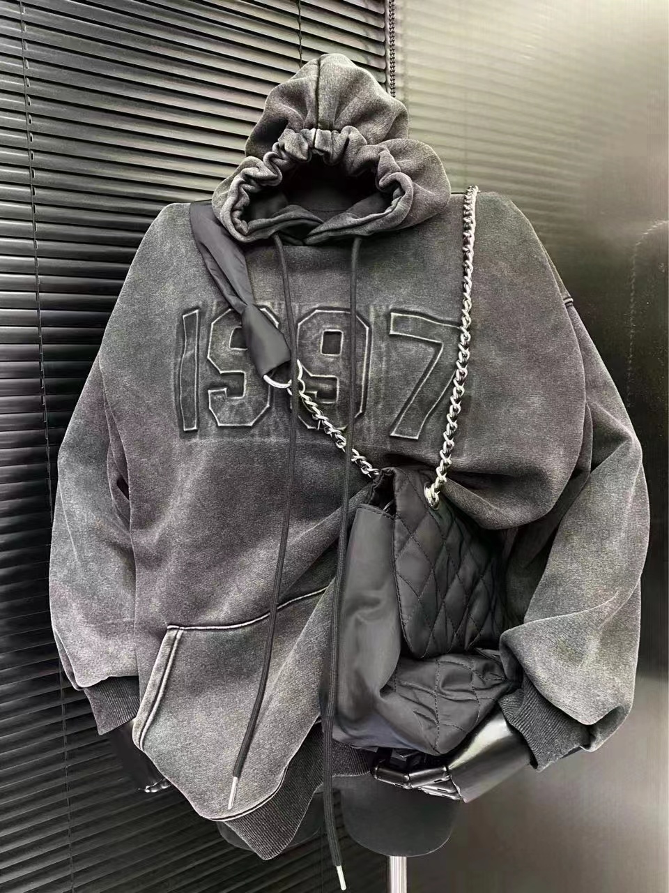 Original plus velvet Korean, Japanese, European and American street style ins trendy hooded pocket 2023 autumn and winter new style 1997 commuter sanitary Y