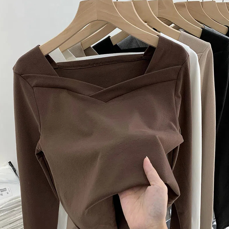 German velvet bottoming shirt for women in autumn and winter new design niche square collar irregular brushed style slim inner top
