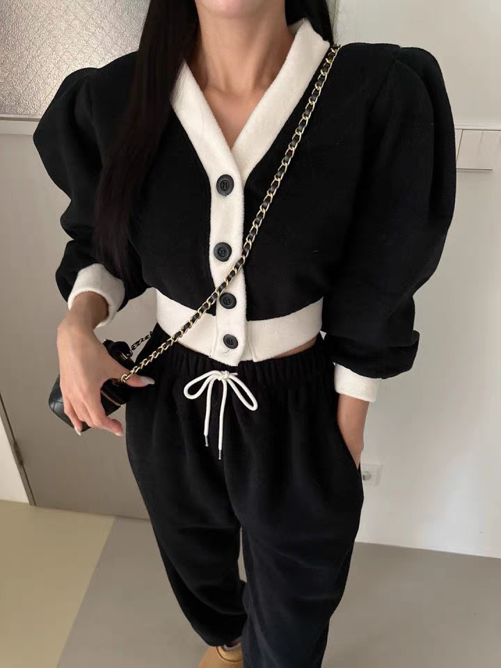 23 Winter Solid Color V-neck Button Stroke Puff Sleeve Versatile Casual Short Cardigan