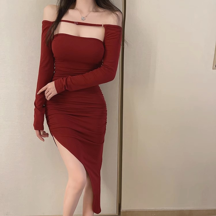 法式紅色掛脖抹胸連衣裙秋季輕奢御姐修身露肩辣妹開叉包臀長裙