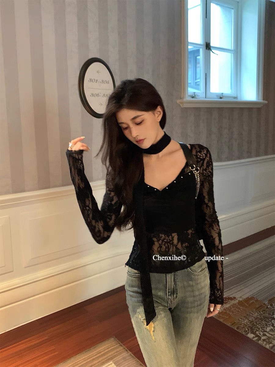 美式辣妹穿搭蕾絲鏤空設計感上衣女2023秋冬時尚簡約性感修身小衫
