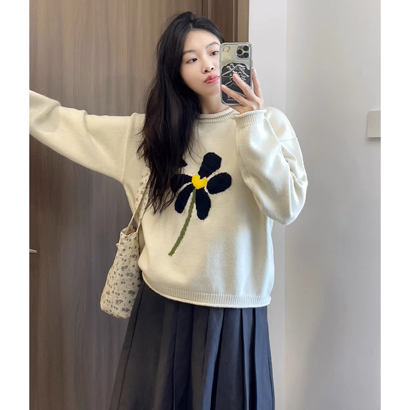 Early autumn interesting design jacquard pullover sweater for women autumn and winter Korean style loose lazy style contrasting flower sweater