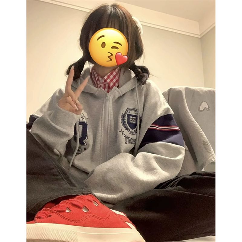Pure cotton with silver fox velvet, American retro college style design, loose and versatile embroidery, contrasting color hooded jacket