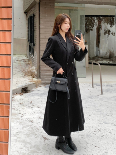 Actual shot ~ Hepburn style woolen coat for women, high-end waist-slimming, slimming and long temperament woolen coat