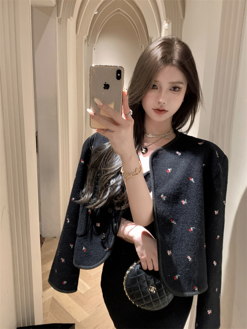 Actual shot of small fragrant style jacket, Korean style heavy embroidery, temperament woolen gentle short top