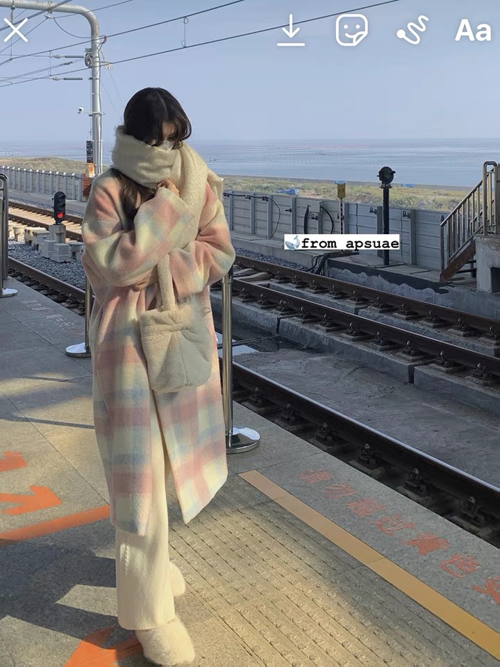 白水女色織面料大版H型撞色扣子