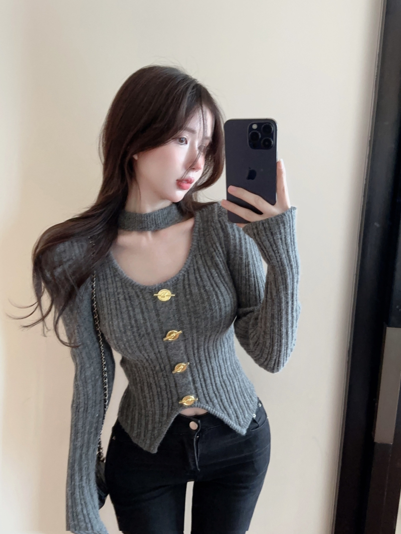 Actual shot of designer hollow halter neck V-neck gold buckle slim fit slit knitted top