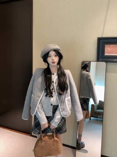 Actual shot ~ Twist knitted sweater, gray jacket, Korean suit, winter plaid hip-covering skirt, three-piece set