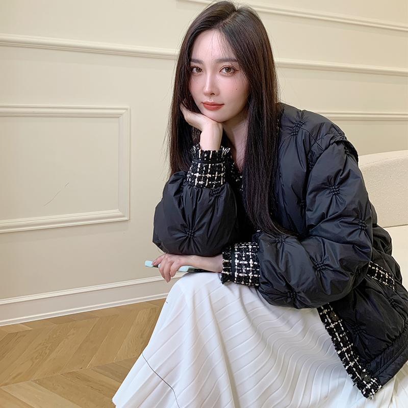 Quality inspector picture 2023 new winter clothing small fragrance light luxury short black and white warm fashion jacket top