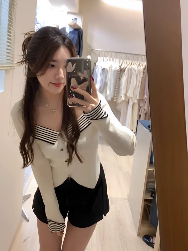 法式別致方領上衣女小眾設計感早秋新款高級感修身軟糯打底針織衫
