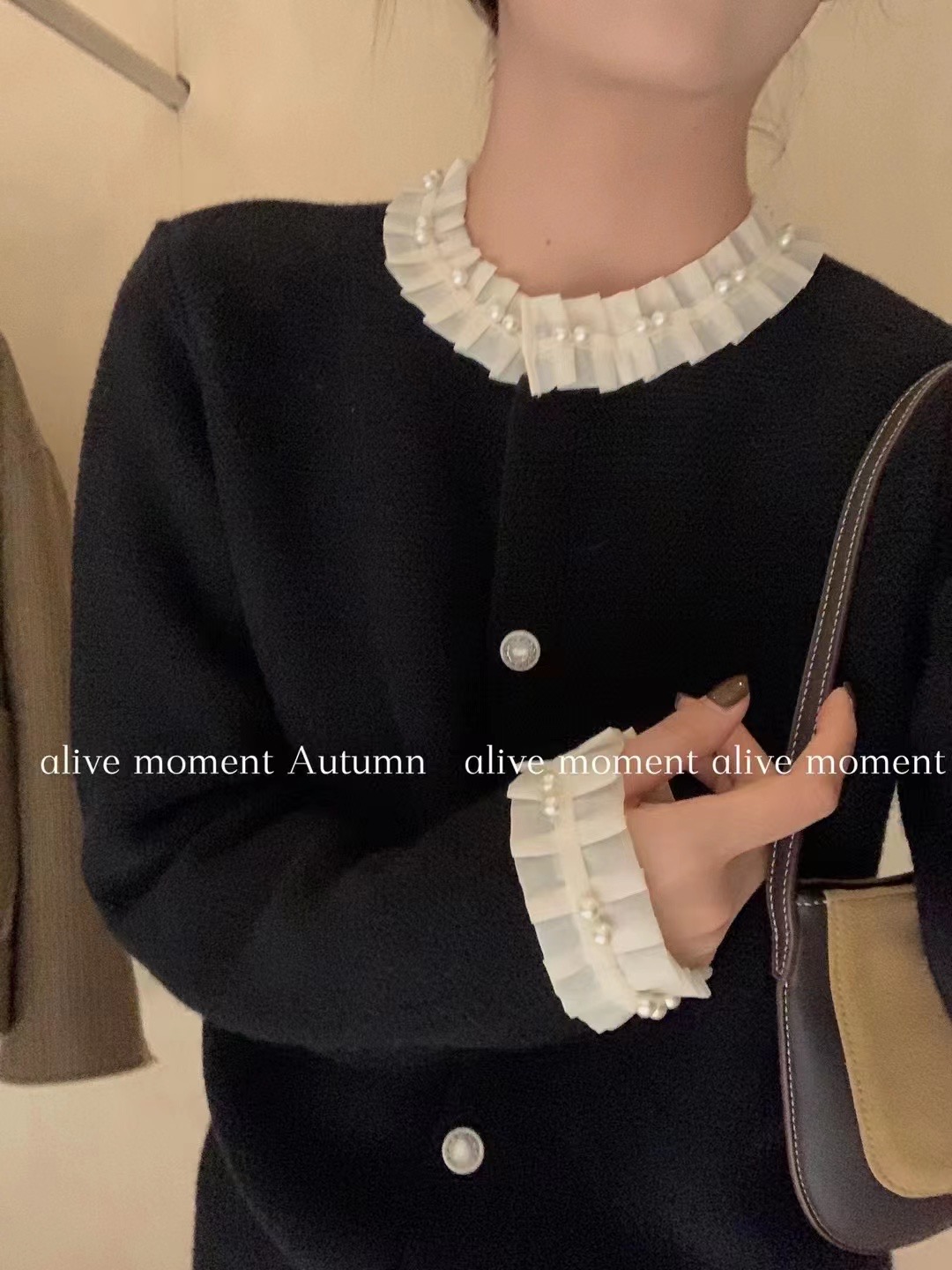 alive家23秋冬圓領木耳邊釘珠長袖羊毛針織開衫毛衣女厚實短外套