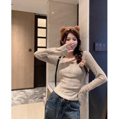 Simple pitted long-sleeved slim fit short T-shirt for women in autumn and winter  new temperament bottoming shirt top