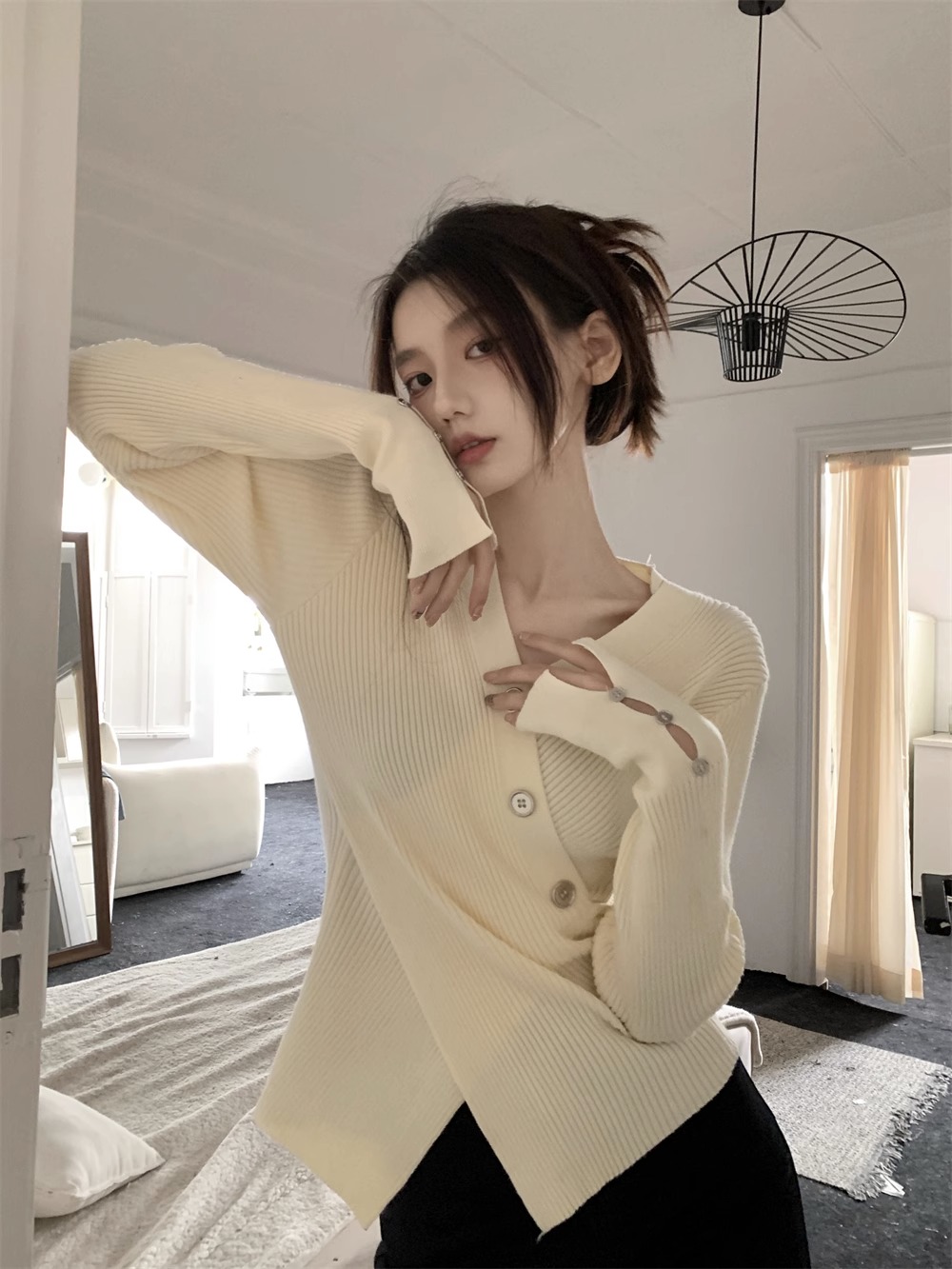 法式v領毛衣女秋冬設計感小眾高級修身純欲風內搭針織打底衫冬季