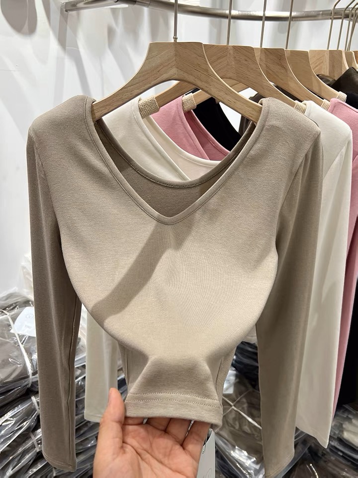 Autumn and winter unique and sexy short v-neck tops with a niche design, right-shoulder bottoming shirts for women with long-sleeved T-shirts