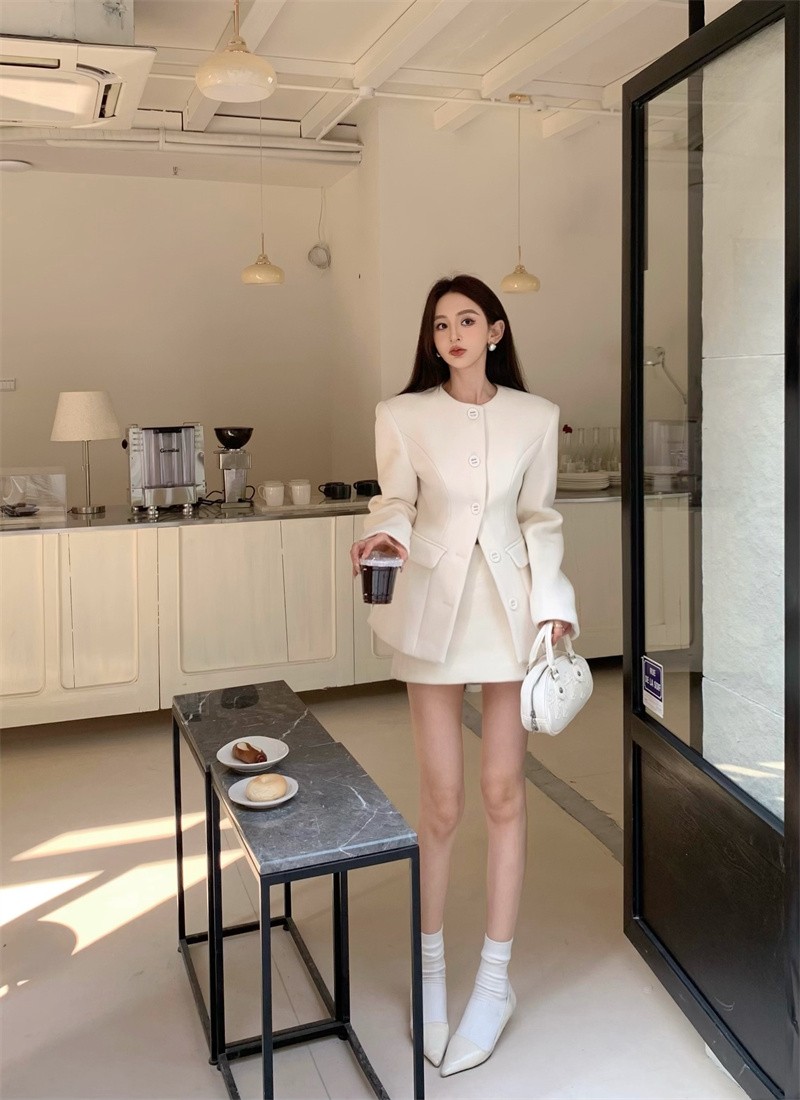 Real shot of temperament woolen small fragrance suit, chic suit, high-end skirt, fashionable two-piece set