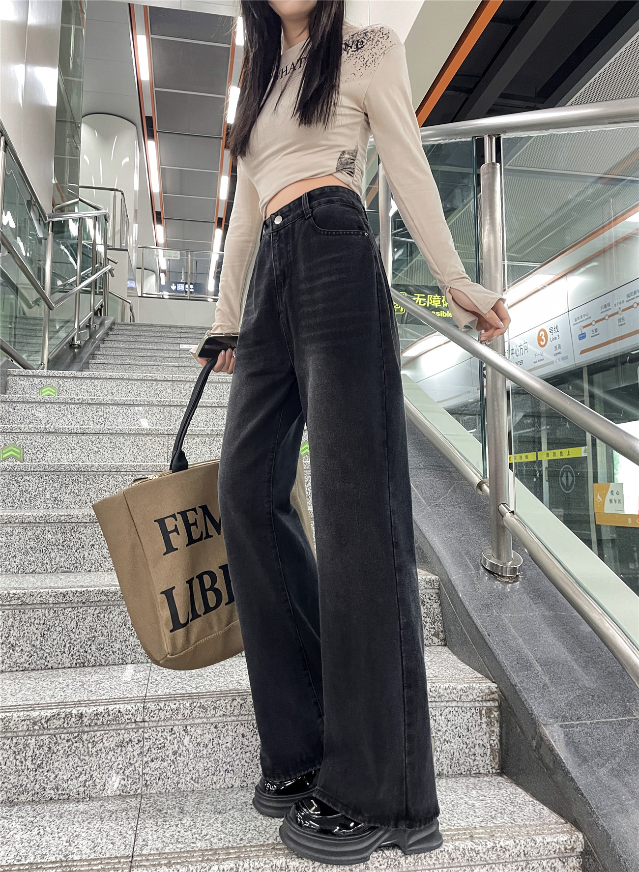 實拍黑灰色闊腿牛仔褲女早秋新款設計感小眾高腰垂感顯瘦拖地長褲