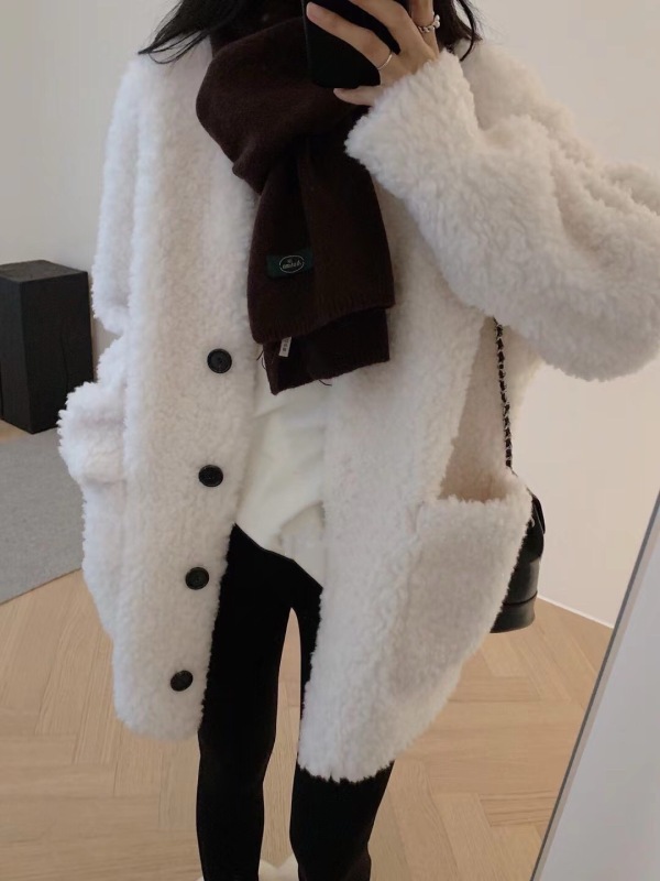 Fur V-neck lamb wool coat for women autumn and winter fur coat lamb velvet fur integrated design sense of lazy style