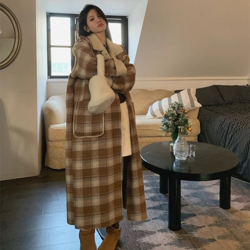 Imitation lamb wool plus velvet thickened woolen coat women's winter 2023 new long plaid long-sleeved temperament coat