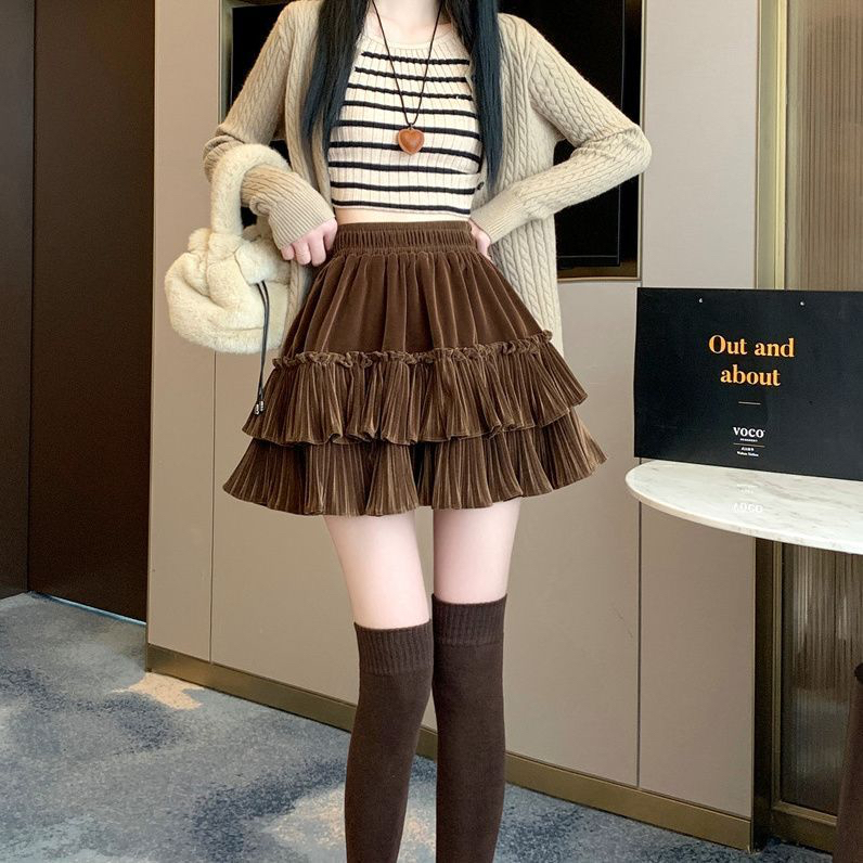 Retro velvet high-waisted a-line skirt for women autumn and winter 2023 new style small and stylish age-reducing short skirt chic
