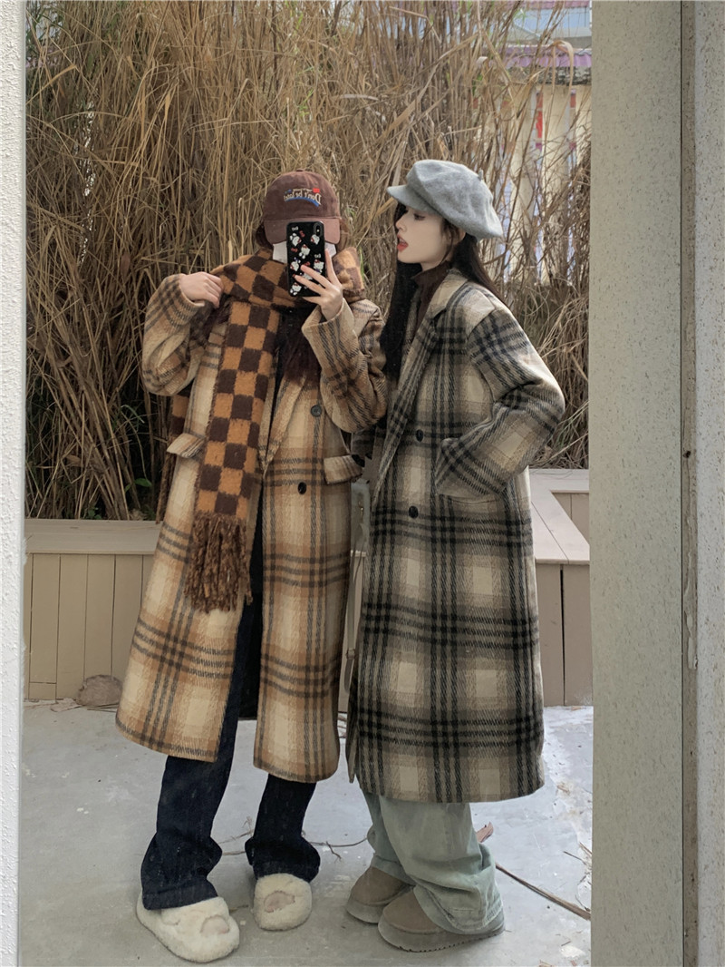 Actual shot of new winter clothing, retro contrasting plaid double-breasted suit, collar clip cotton, thickened and versatile woolen coat