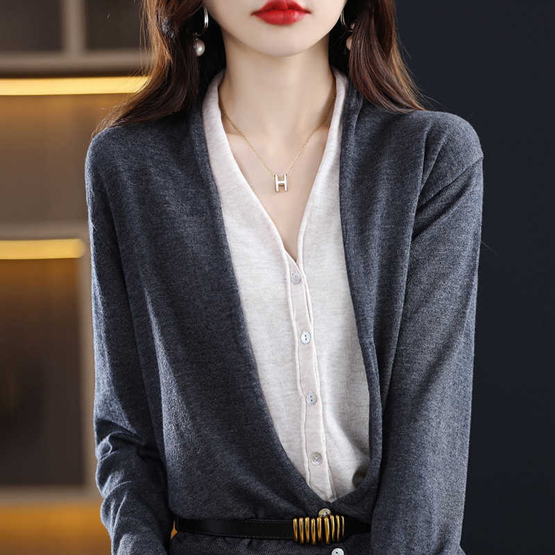 Fake two-piece cashmere cardigan for women autumn and winter new V-neck loose thin sweater color matching versatile wool knitted jacket