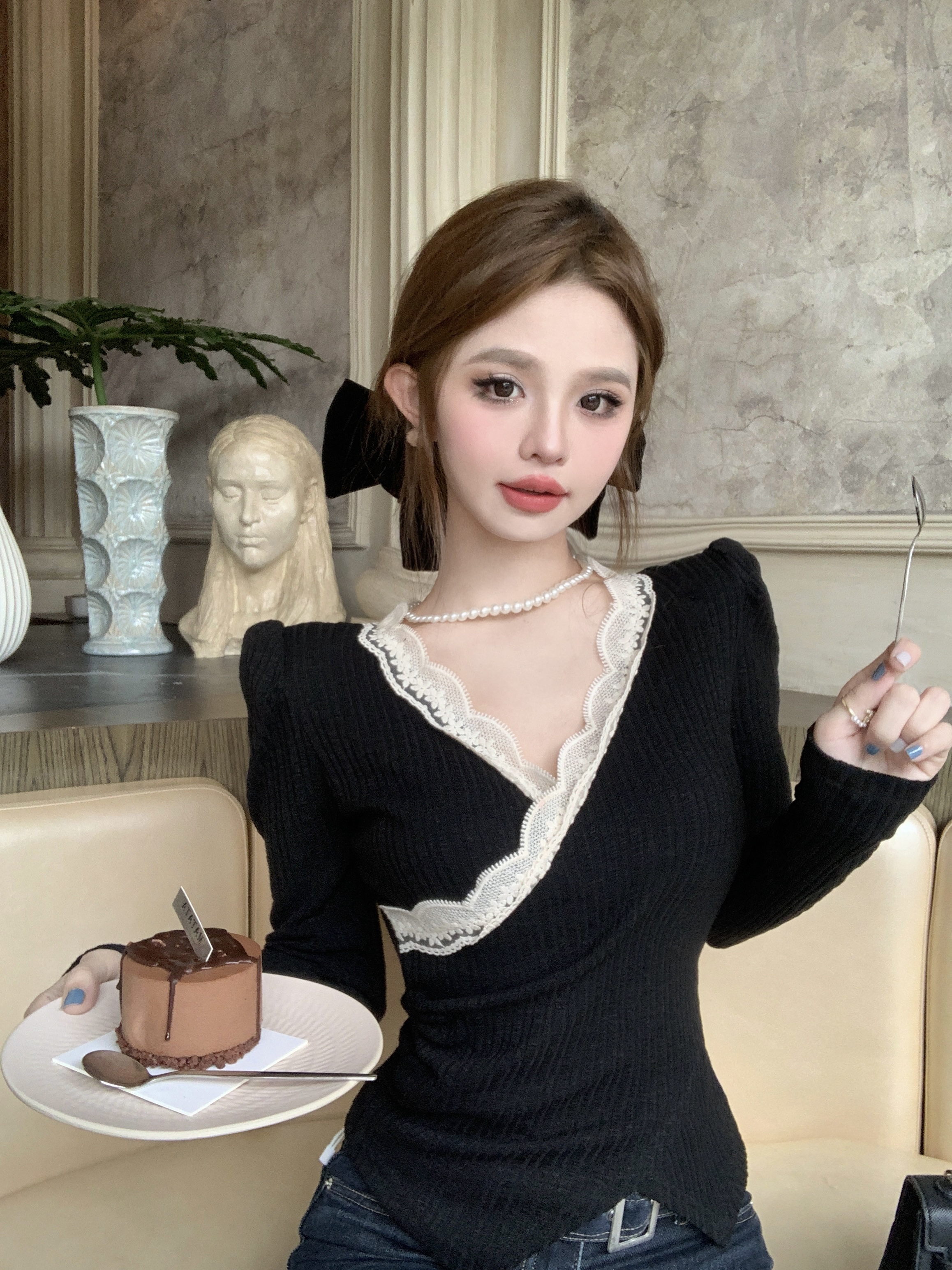 Real shot of contrasting retro cross-over irregular lace slim-fitting top