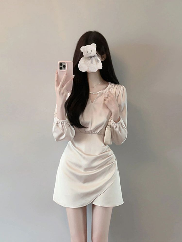法式長袖連衣裙女秋季新款高級感御姐風氣質名媛收腰顯瘦絕美短裙