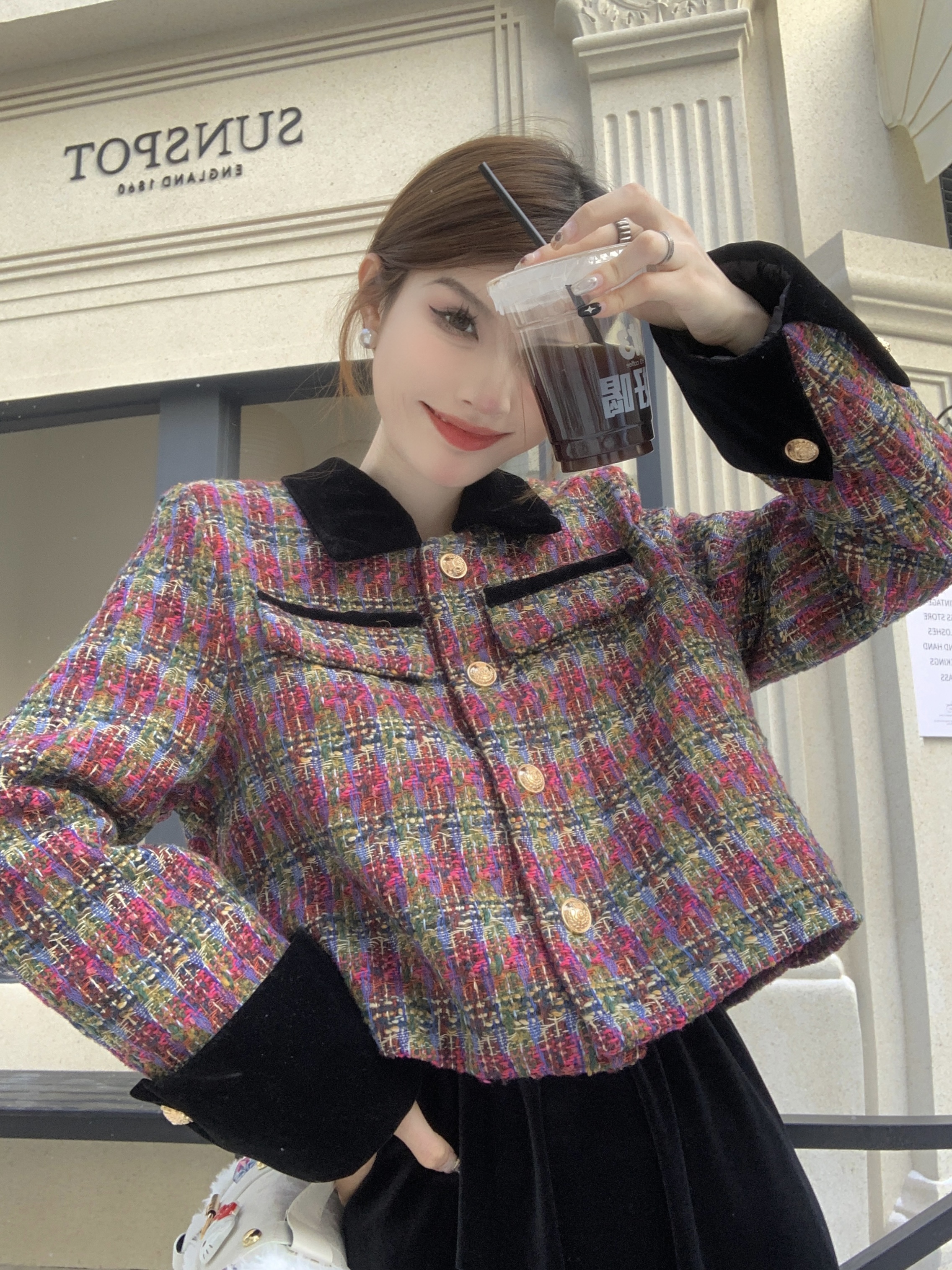 Real shot of temperament slub contrasting color short jacket long-sleeved top + sleeveless versatile velvet suspender skirt two-piece set