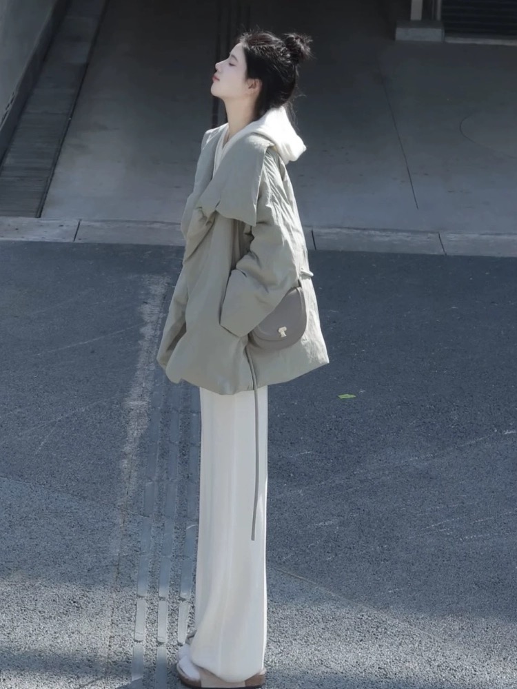 This year's popular trend is high-end, super good-looking, green warm cotton coats, women's winter new coats