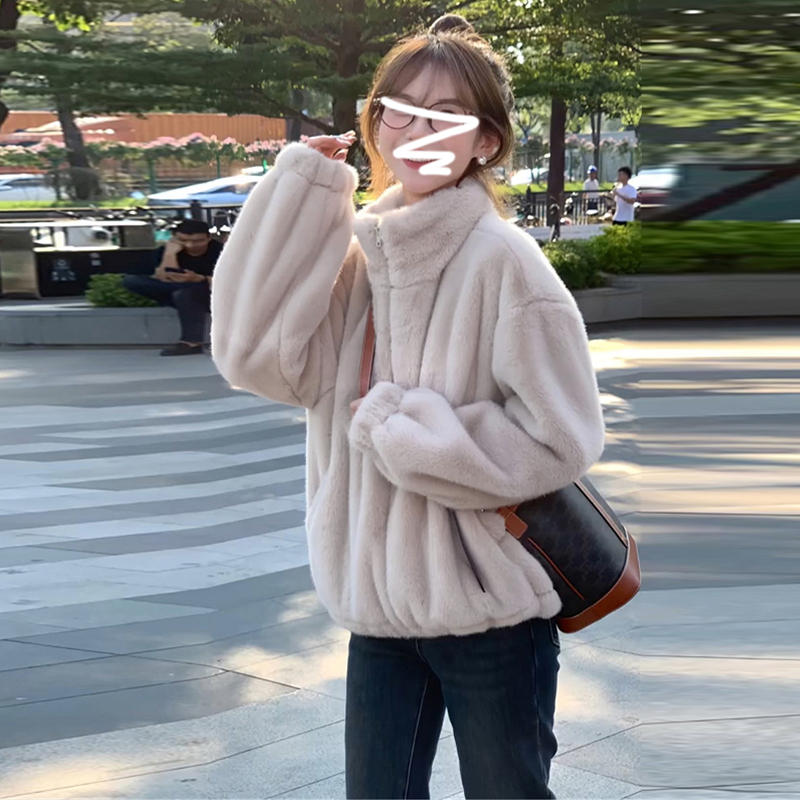 Imitation lamb plush thick coat for women autumn and winter 2023 new style high-end popular beautiful little top