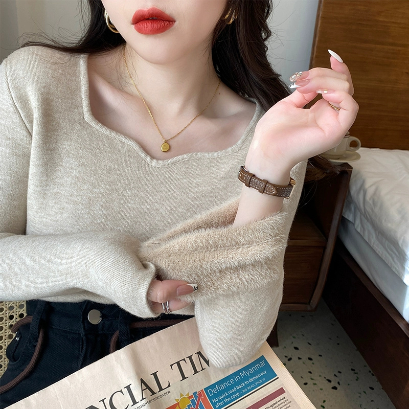 Women's thickened velvet bottoming sweater in winter 2023 new autumn and winter style long-sleeved warm top
