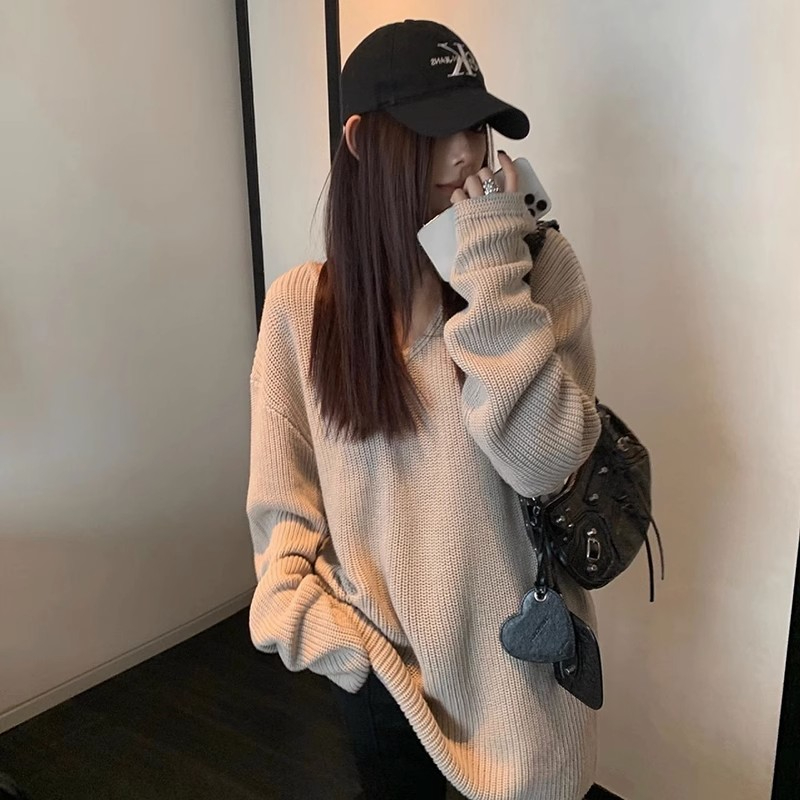 早秋韓版新款黑色V領毛衣女秋冬慵懶風洋氣別致獨特小眾針織上衣