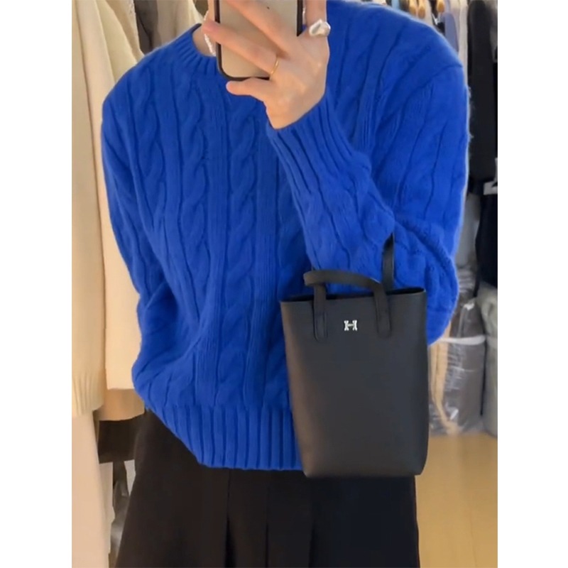 克萊因藍麻花軟糯毛衣女2023秋冬新款設計感小眾慵懶風針織衫上衣