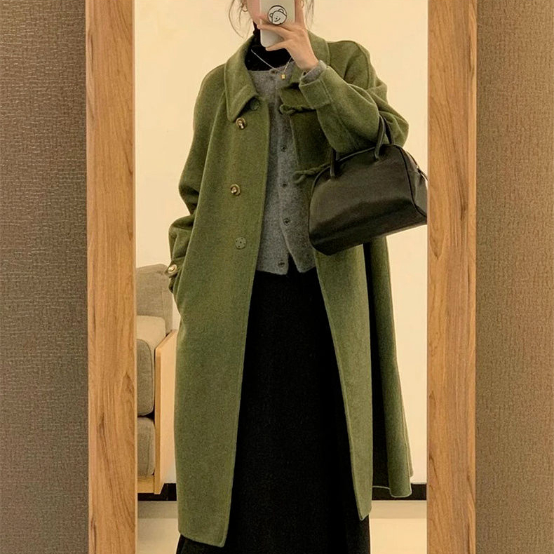 Green coat women's autumn and winter high-end 2023 new small medium-length Hepburn style woolen coat