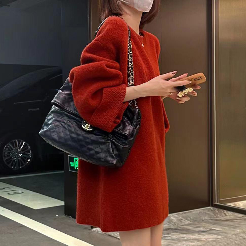 大版女裝高級感軟糯紅色毛衣女秋冬季慵懶風加厚中長款針織衫上衣