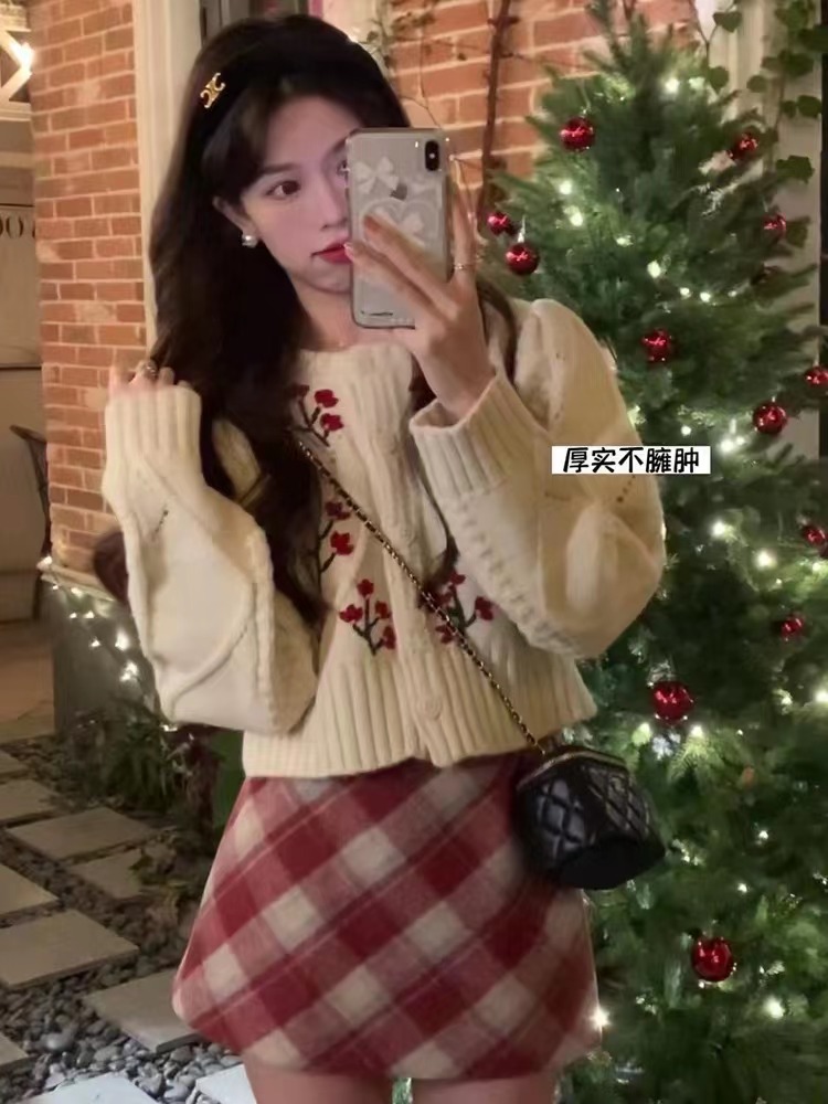 Autumn and winter sweet age-reducing round neck embroidered small flower cardigan sweater for women high-waisted plaid skirt fashionable two-piece set